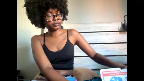 Snapshot of nicole0idx chatting on 01/29/25, 09:17 Melanated Faerie online show from 01/29/25, 09:17