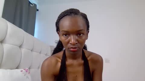 nicole161117 online show from 11/30/25, 07:23