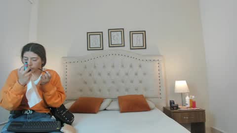 Nicole  Adam online show from 01/22/25, 01:00