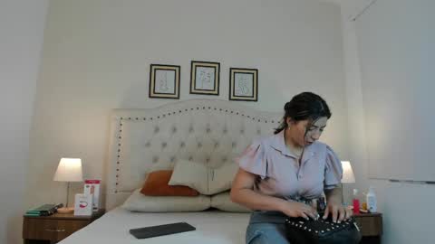 Nicole  Adam online show from 02/19/25, 12:33