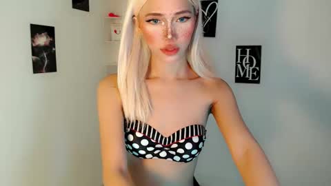 ITS ME NICOLE online show from 02/15/26, 05:48