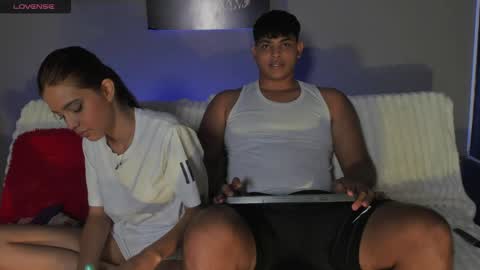 nicole_and_thiago1 online show from 05/04/26, 10:28