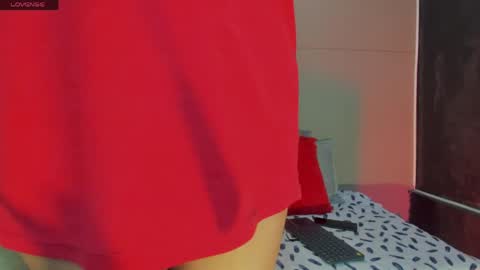 nicole_and_thiago1 online show from 05/18/26, 10:59