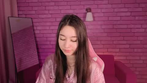 Snapshot of nicole_brownie chatting on 05/04/26, 01:01 Nicole online show from 05/04/26, 01:01