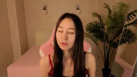 Snapshot of nicole_brownie chatting on 05/25/26, 01:11 Nicole online show from 05/25/26, 01:11
