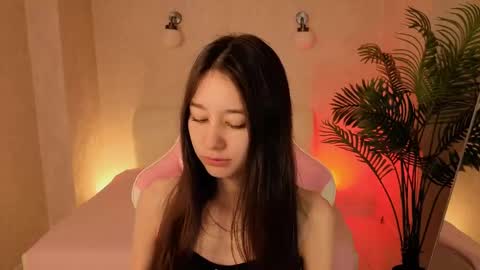 Snapshot of nicole_brownie chatting on 05/26/26, 12:39 Nicole online show from 05/26/26, 12:39