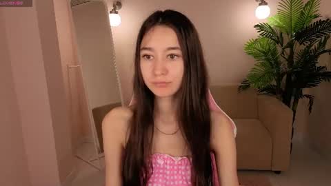 Snapshot of nicole_brownie chatting on 06/15/26, 01:08 Nicole online show from 06/15/26, 01:08