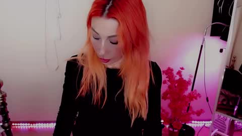 Nicole online show from 12/06/24, 12:34