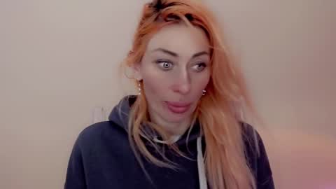 Nicole online show from 01/06/25, 09:19