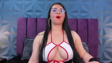 Nicole online show from 12/18/25, 03:34