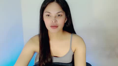 Snapshot of nicole_kiss01 chatting on 12/15/24, 01:43 nicole_kiss01 online show from 12/15/24, 01:43