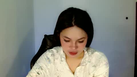 Snapshot of nicole_kiss01 chatting on 10/17/25, 08:17 nicole_kiss01 online show from 10/17/25, 08:17