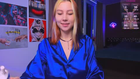 Snapshot of nicole_matt chatting on 02/06/25, 12:22 Nicole online show from 02/06/25, 12:22