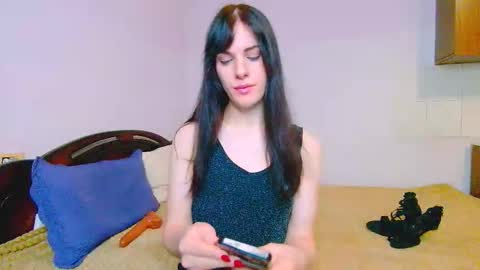 Snapshot of nicole_redfield chatting on 09/23/25, 05:21 Nicole online show from 09/23/25, 05:21