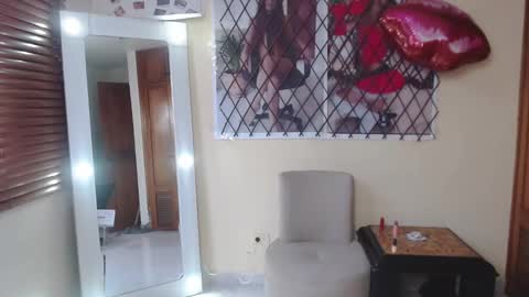 Nicole Santana online show from 02/04/26, 09:53