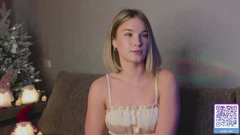 Snapshot of nicole_w00 chatting on 12/09/24, 03:54 Nicole online show from 12/09/24, 03:54