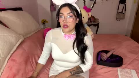 Nicole online show from 10/20/25, 04:24