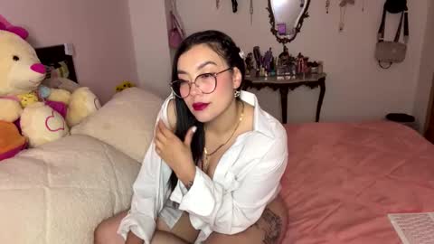 Nicole online show from 10/24/25, 04:42