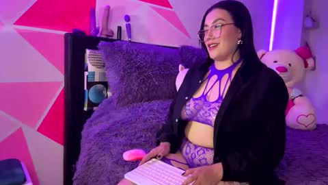 Nicole online show from 11/30/25, 04:38