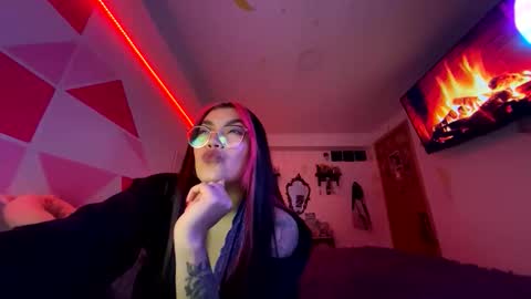 Nicole online show from 04/01/26, 05:08