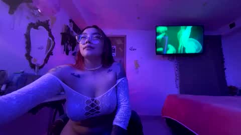 Nicole online show from 04/25/26, 05:32