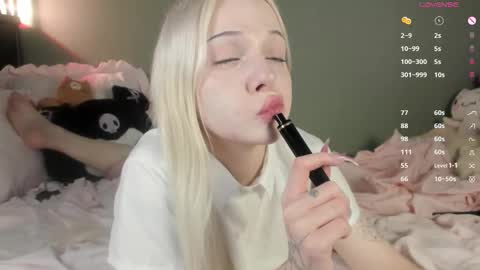 Mary online show from 09/23/25, 12:02