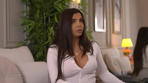 Nicole online show from 04/04/26, 06:38