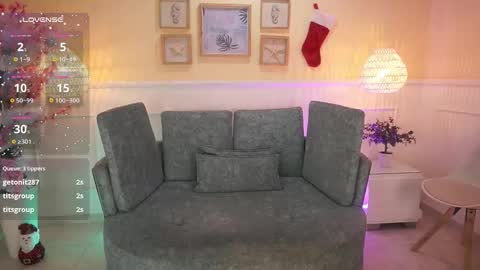 Nicole Crawft online show from 12/18/25, 07:42