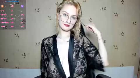 Snapshot of nicoledaviss_ chatting on 06/30/26, 07:26 NicoleDavis online show from 06/30/26, 07:26