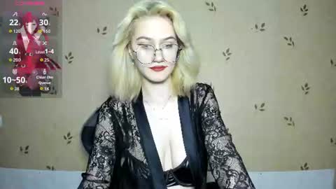 Snapshot of nicoledaviss_ chatting on 07/18/26, 07:17 NicoleDavis online show from 07/18/26, 07:17
