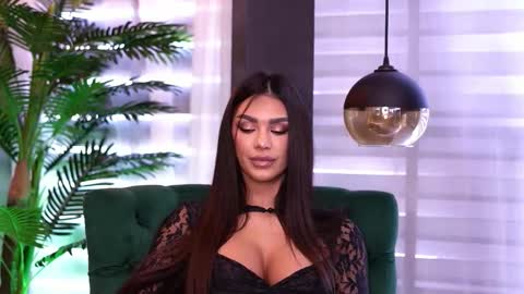 Snapshot of nicoledevin chatting on 09/19/25, 08:38 Nicole online show from 09/19/25, 08:38