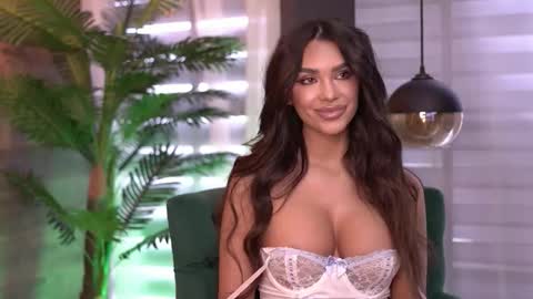 Snapshot of nicoledevin chatting on 09/26/25, 07:45 Nicole online show from 09/26/25, 07:45