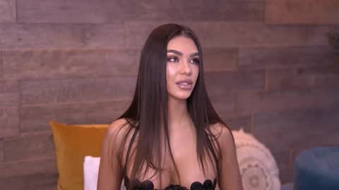 Snapshot of nicoledevin chatting on 10/30/25, 07:32 Nicole online show from 10/30/25, 07:32