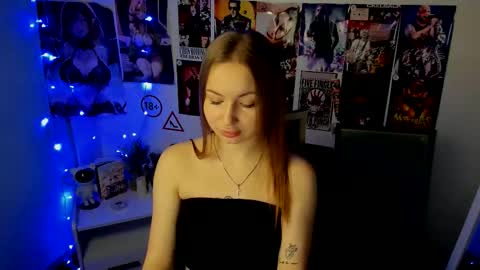 Snapshot of nicoledior_ chatting on 10/26/25, 07:14 Nicole online show from 10/26/25, 07:14