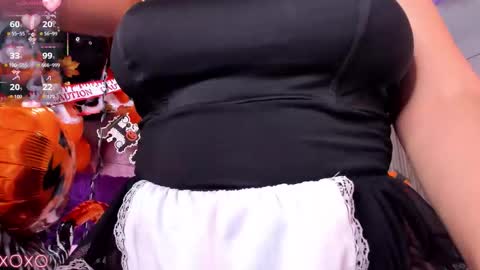 nicolee19_ online show from 10/24/25, 11:01