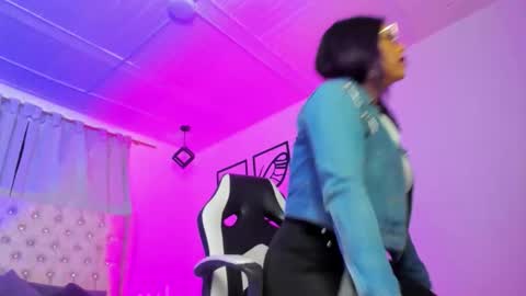 nicolee millerr online show from 01/10/26, 12:40