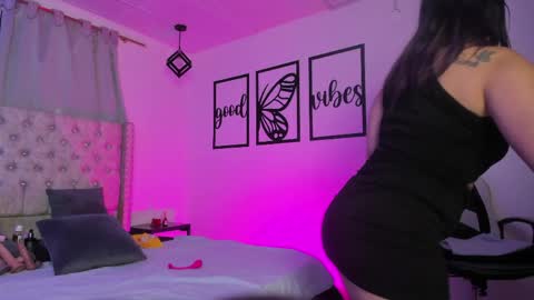 nicolee millerr online show from 04/10/26, 12:54