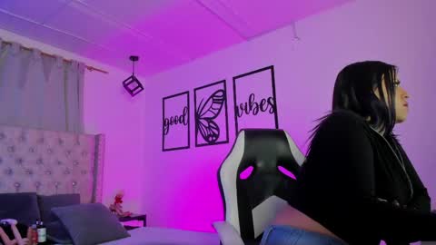 nicolee millerr online show from 06/09/26, 12:17