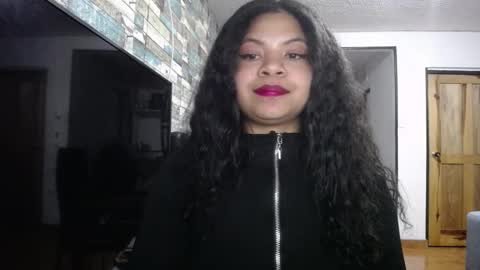 Snapshot of nicoleebon chatting on 09/12/25, 11:37 Nicole online show from 09/12/25, 11:37