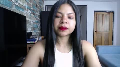 Snapshot of nicoleebon chatting on 10/10/25, 08:08 Nicole online show from 10/10/25, 08:08