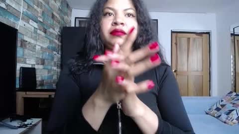 Snapshot of nicoleebon chatting on 10/25/25, 06:57 Nicole online show from 10/25/25, 06:57