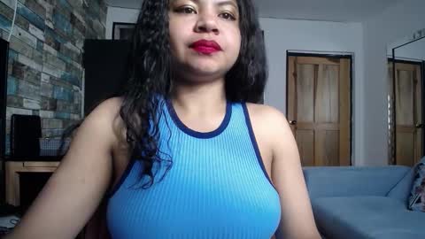 Snapshot of nicoleebon chatting on 10/27/25, 12:31 Nicole online show from 10/27/25, 12:31