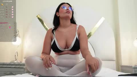 Nicol Flores  GMT-5 1530-2200  online show from 11/16/25, 01:28