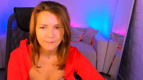 nicolehits online show from 11/08/25, 09:20