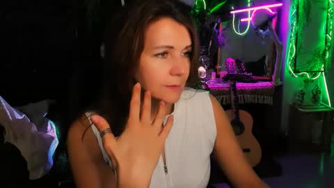 nicolehits online show from 11/26/25, 09:32