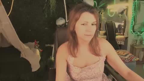 nicolehits online show from 12/04/25, 01:20