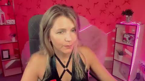 nicolehits online show from 07/28/26, 07:39