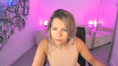 nicolehits online show from 07/30/26, 09:08
