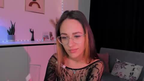 Snapshot of nicoleirisxxx chatting on 09/21/25, 05:20 nicoleirisxxx online show from 09/21/25, 05:20