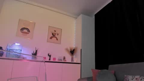 Snapshot of nicoleirisxxx chatting on 10/16/25, 05:52 nicoleirisxxx online show from 10/16/25, 05:52